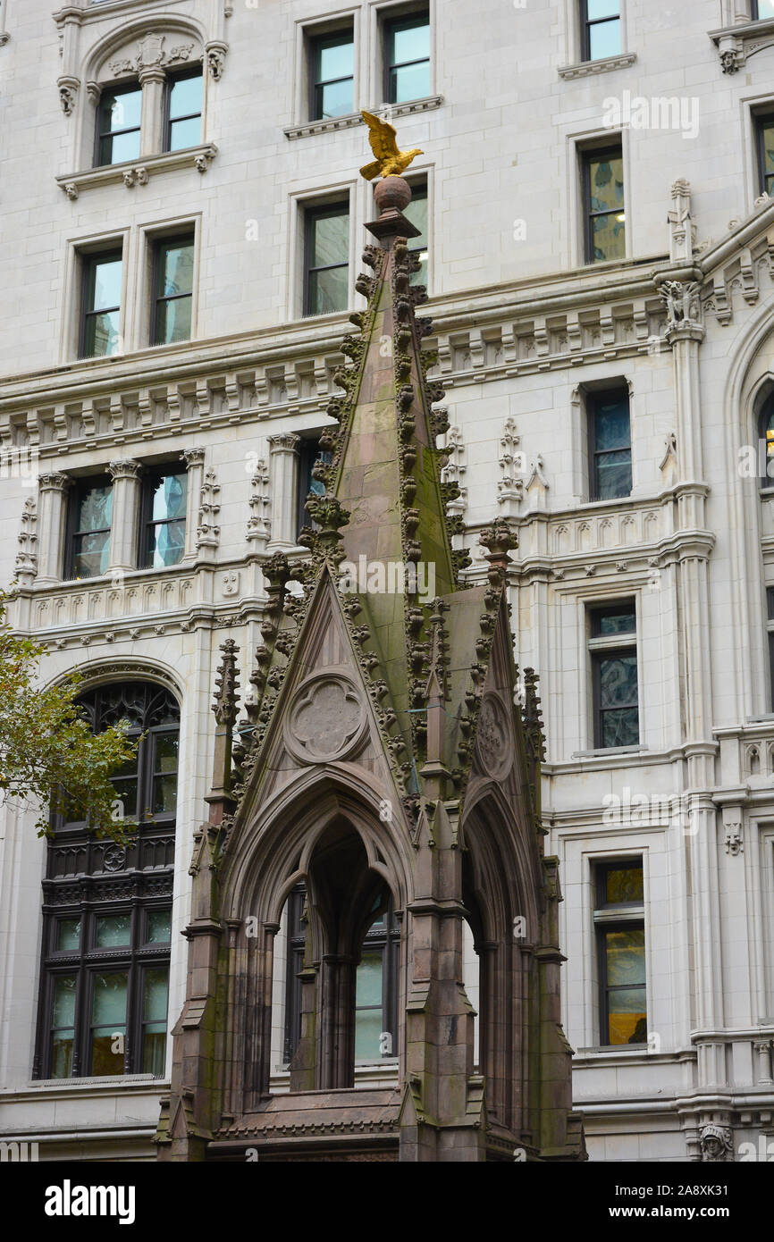 New York, NY - 05 Sep 2019: Die Soldaten Denkmal, oder das Denkmal für den unbekannten revolutionären Krieg Helden, an der Trinity Church. Stockfoto