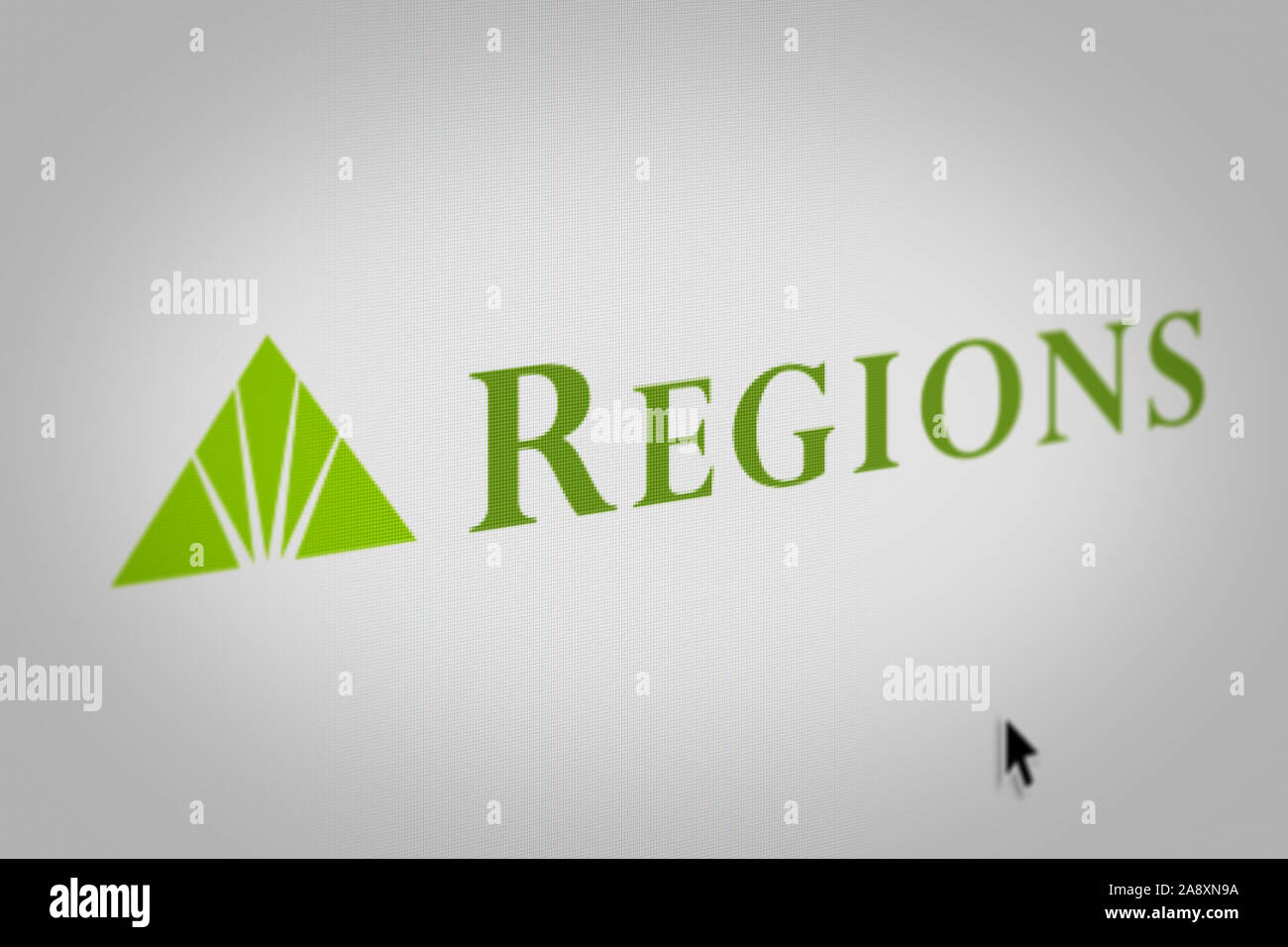 Logo der öffentlichen Unternehmen Regionen Financial Corp. auf einem Bildschirm in der Nähe angezeigt. Credit: PIXDUCE Stockfoto Logo der öffentlichen Unternehmen Regionen Financial Corp. auf einem Bildschirm in der Nähe angezeigt. Credit: PIXDUCE Stockfoto
