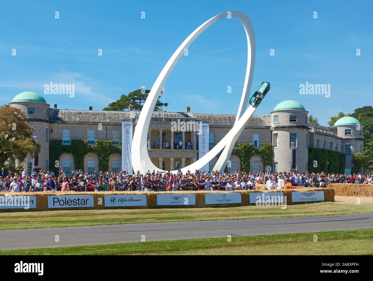 Gerry Juda's Aston Martin Skulptur in Goodwood Festival der Geschwindigkeit, 2019 Stockfoto