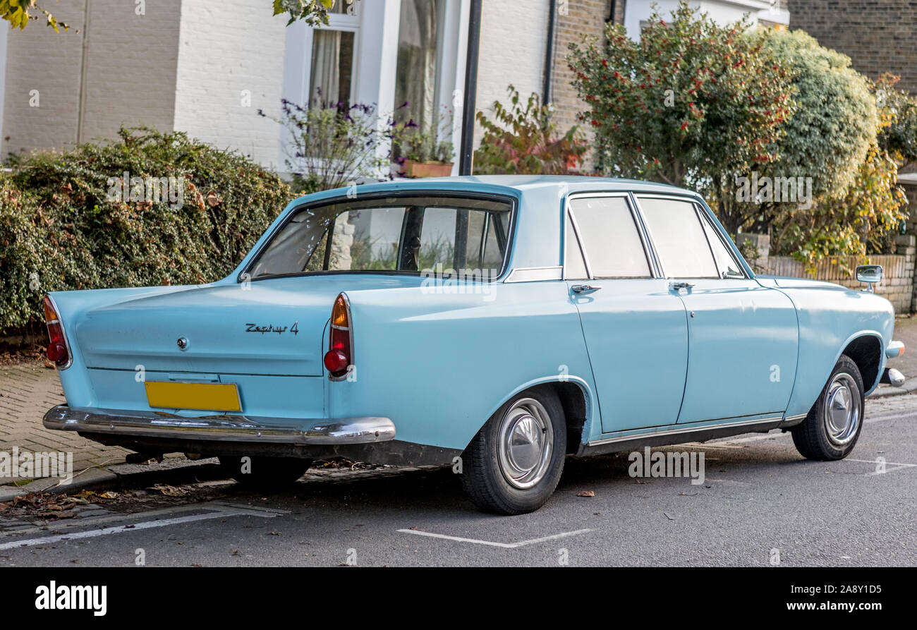 Eine klassische 64 blaue Ford Zephyr 4 Mietwagen London Stockfoto