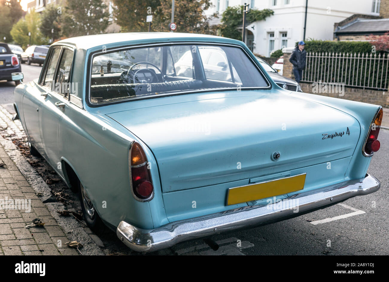 Eine klassische 64 blaue Ford Zephyr 4 Mietwagen London Stockfoto