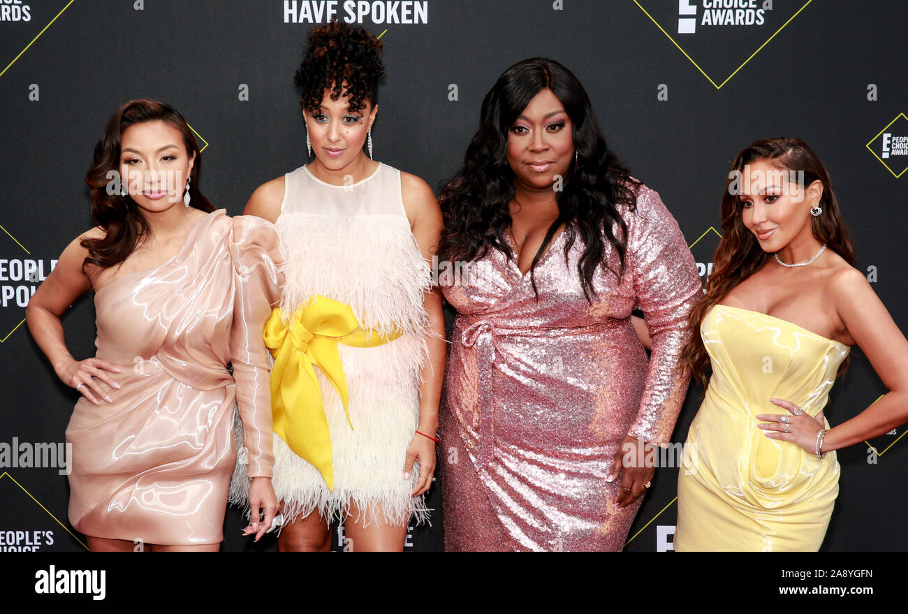 Santa Monica, CA, USA - 10.November 2019: Jeannie Mai, Tamera Mowry-Housley, Loni Liebe und Adrienne Houghton besuchen die 45. jährliche People's Choice Awards auf Stockfoto