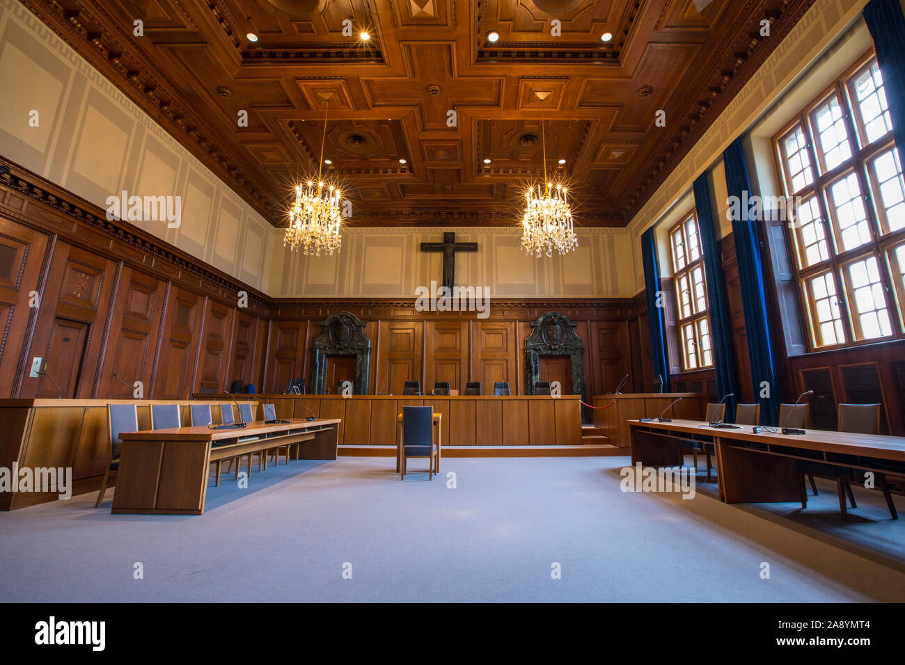 Nürnberg, Deutschland - 23. Oktober 2019: Ein Blick auf den Gerichtssaal 600 - der Veranstaltungsort der historischen Nürnberger Prozesse in der Stadt Nürnberg in Deutschland. Stockfoto