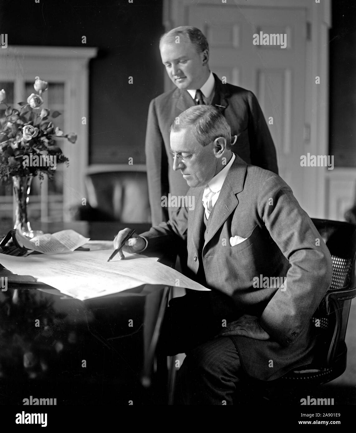 Präsident Woodrow Wilson mit privatsekretär Joseph Tumulty Ca. 1900s Stockfoto