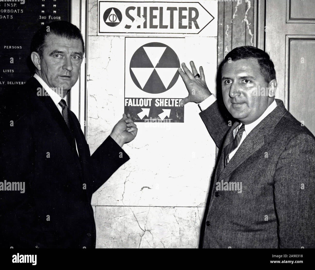 Fallout Shelter Schild, Abteilung für Öffentliche Arbeiten, Boston, Massachusetts, 12/6/1962 Stockfoto