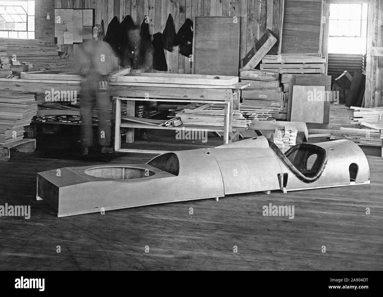 3/25/1918 - Flugzeug herstellen. Komplette Verkleidung für eine De Haviland. Dodge MFG. Co., South Bend, Indiana Stockfoto