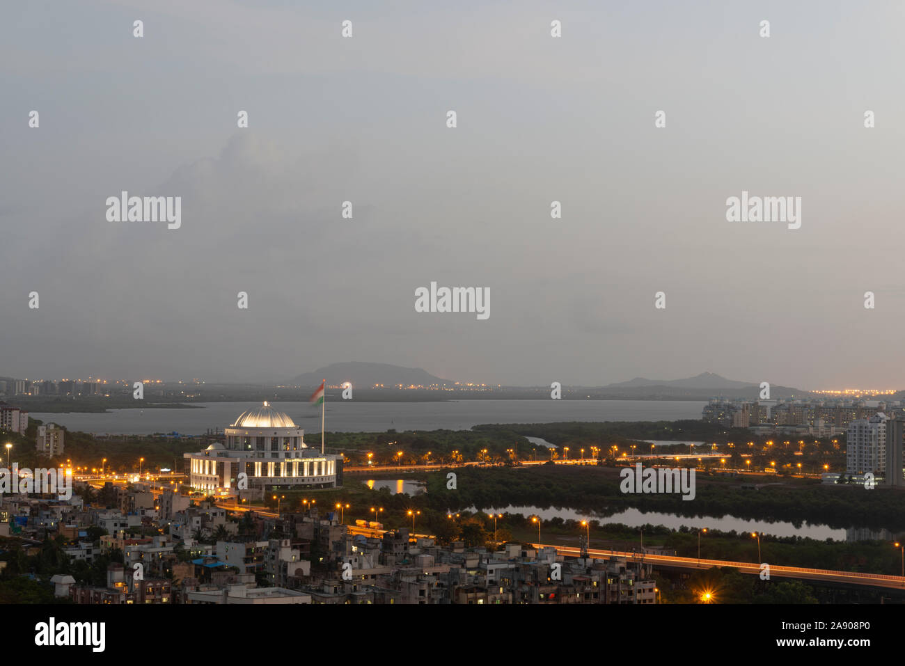 Navi Mumbai Skyline von Parsik Hügel, Belapur, Navi Mumbai, Maharashtra, Indien Stockfoto