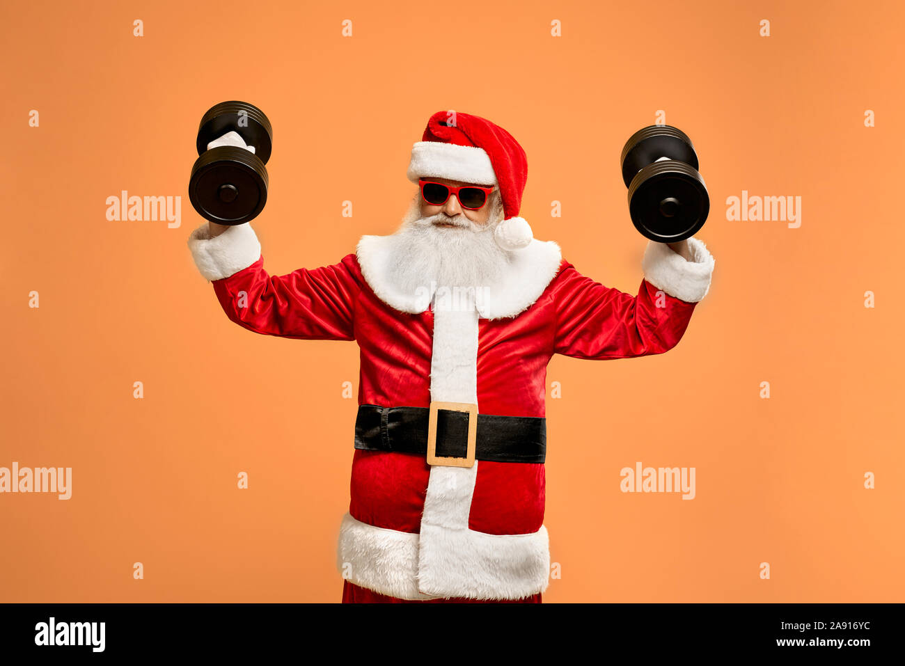 Fitnessstudio weihnachten -Fotos und -Bildmaterial in hoher Auflösung –  Alamy