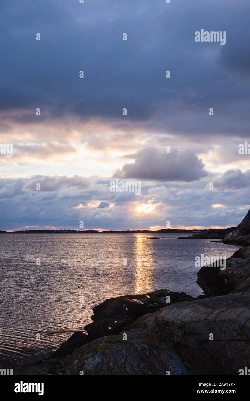 Sonnenuntergang am Meer Stockfoto