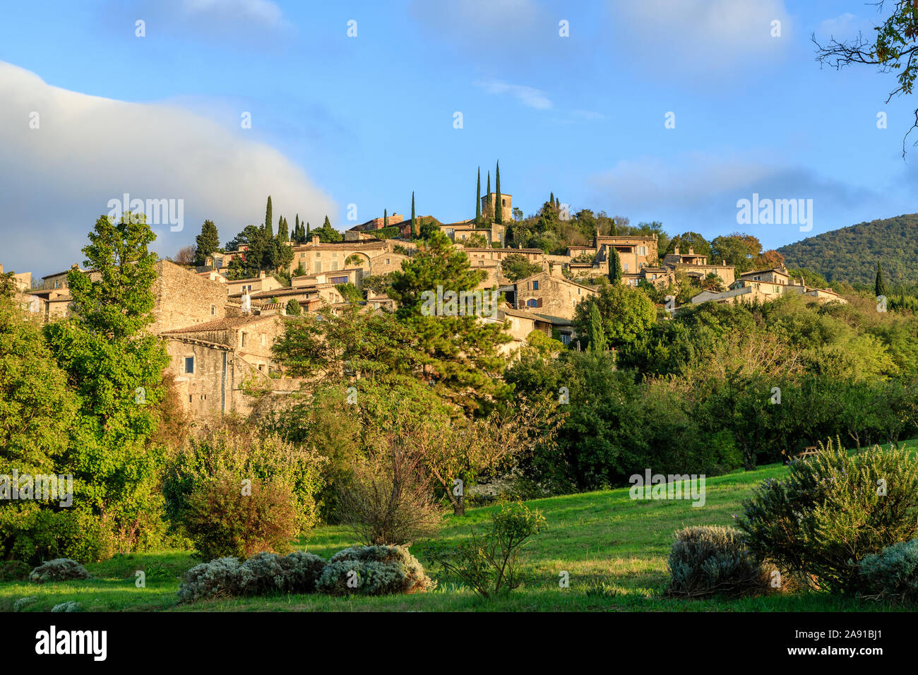 Frankreich, Drome, Mirmande, "Les Plus beaux villages de France (Schönste Dörfer Frankreichs), allgemeine Ansicht // Frankreich, Drôme (26), Mirma Stockfoto