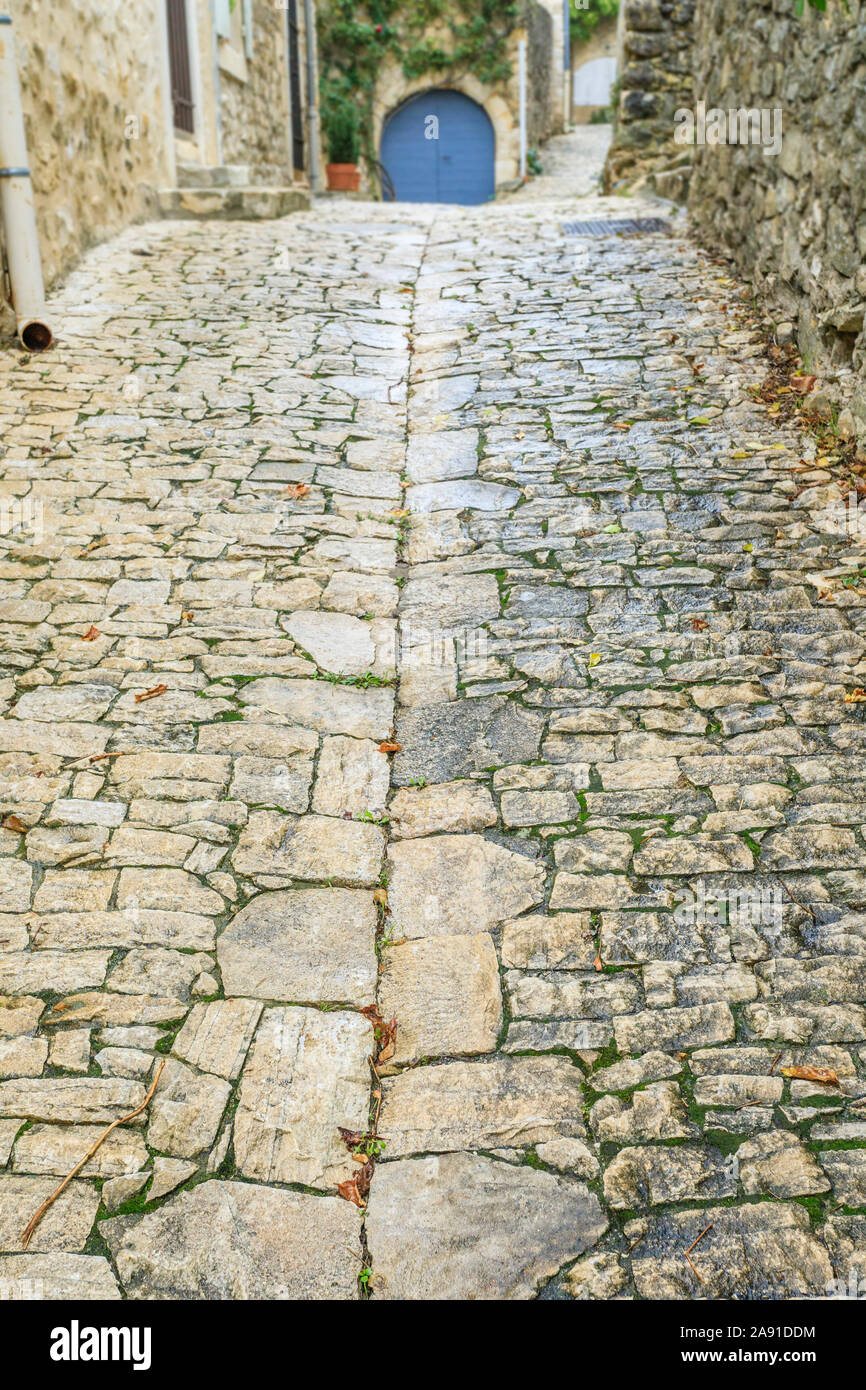 Frankreich, Drome, Mirmande, "Les Plus beaux villages de France (Schönste Dörfer Frankreichs), Detail der gepflasterte Strasse im Dorf // Stockfoto
