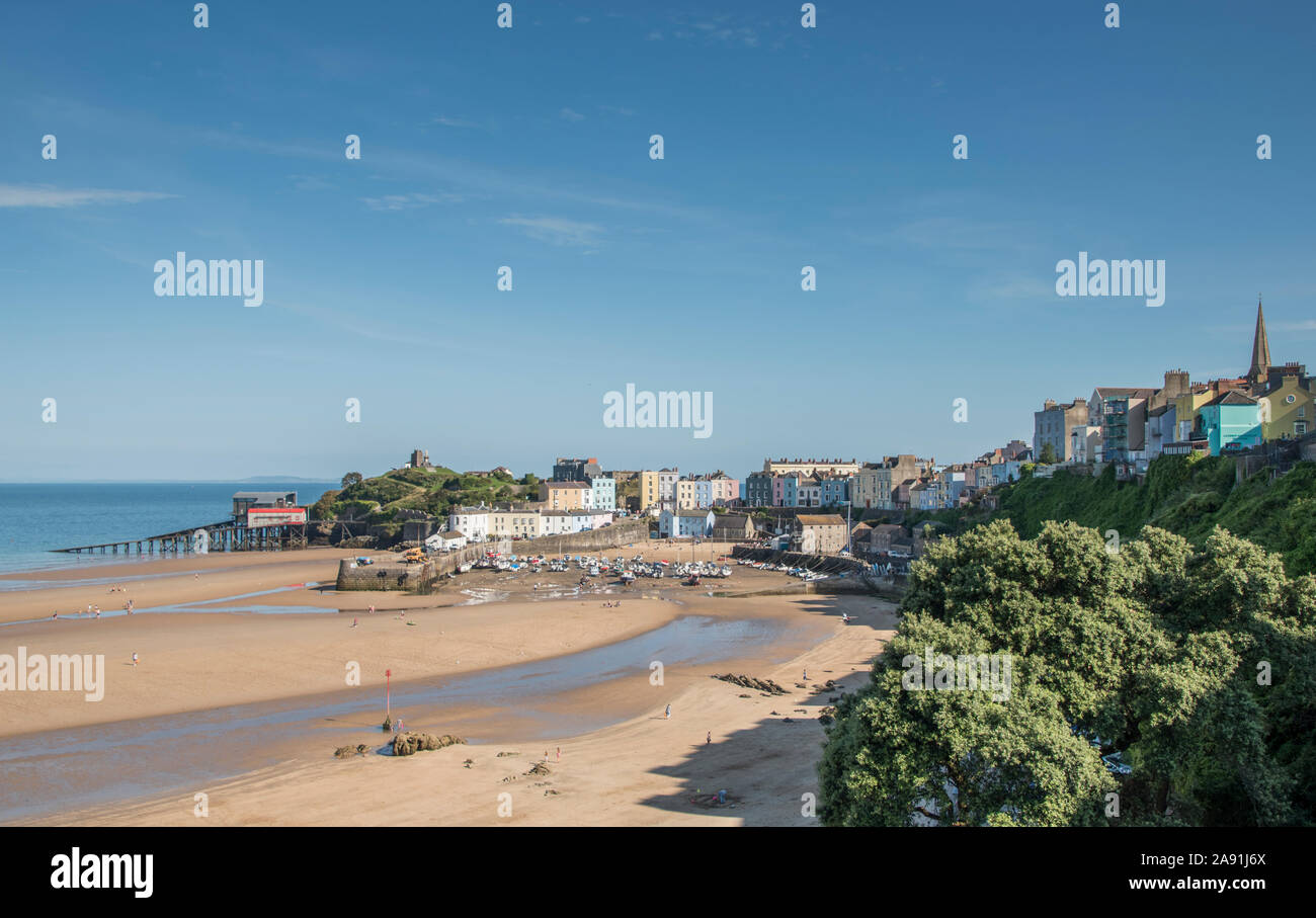 Sommer Blick auf Strand und Hafen, Strand, Tenby, Pembrokeshire, Wales. Stockfoto