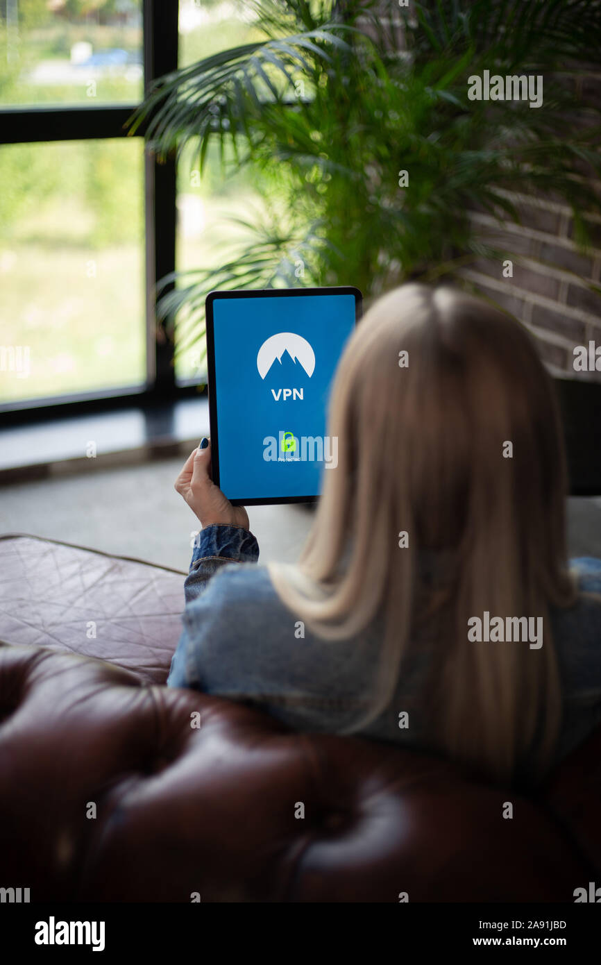 Nicht Spion des ISP auf Sie - ein VPN verwenden lassen Stockfoto