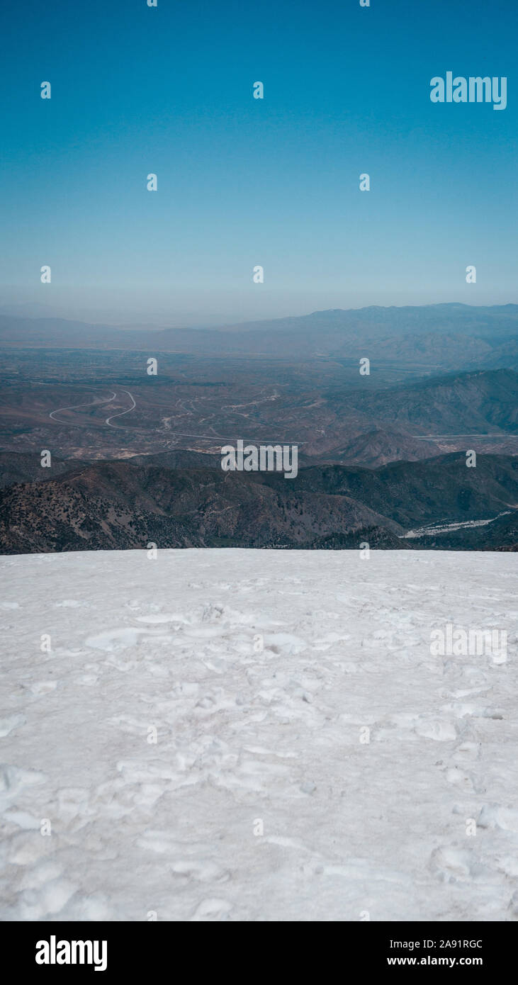Atemberaubende Schneefelder Los Angeles National Forest, Mount Baldy Kalifornien, USA Stockfoto