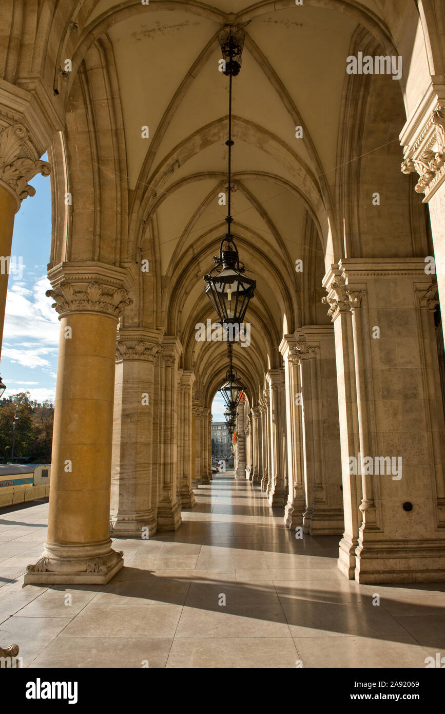 Gewölbedecken der Eingang zum Vienna City Hall (Rathaus) Stockfoto