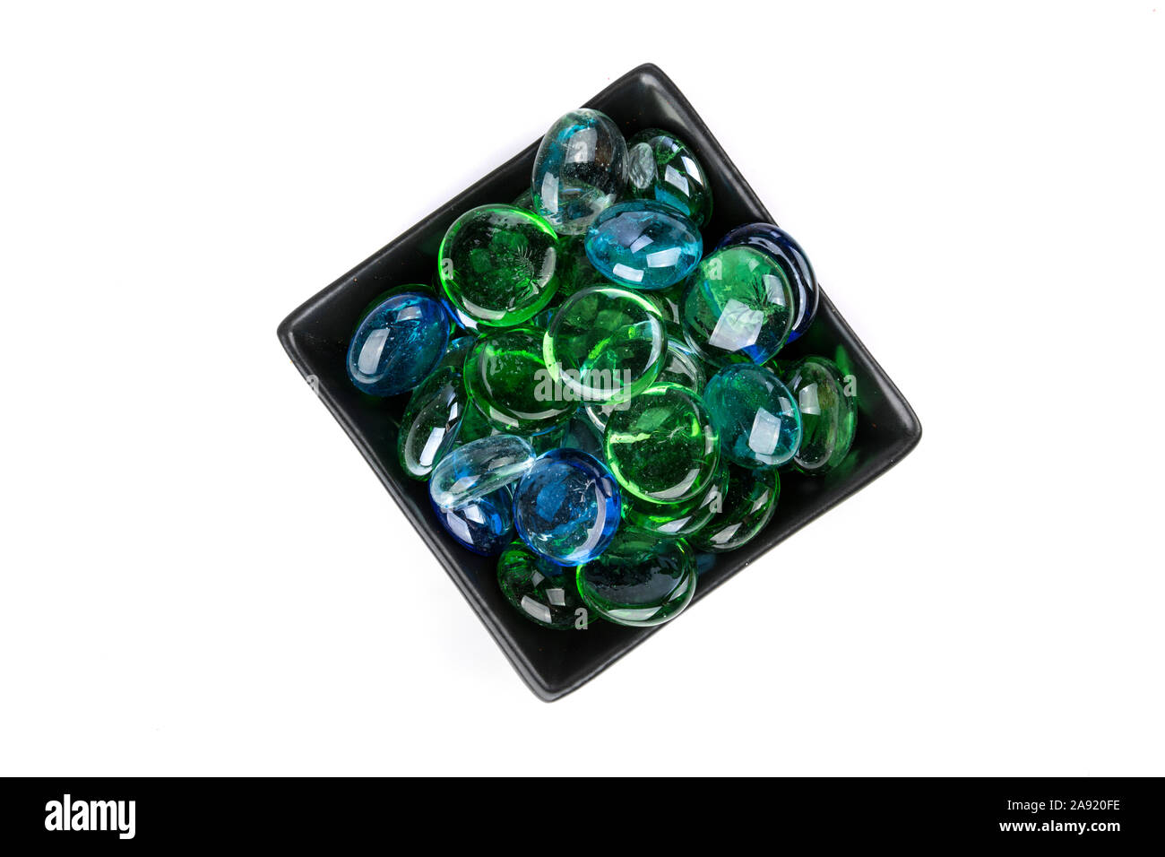 Haufen Grün Klar Weiß Blau Glas Pebbles Stockfoto