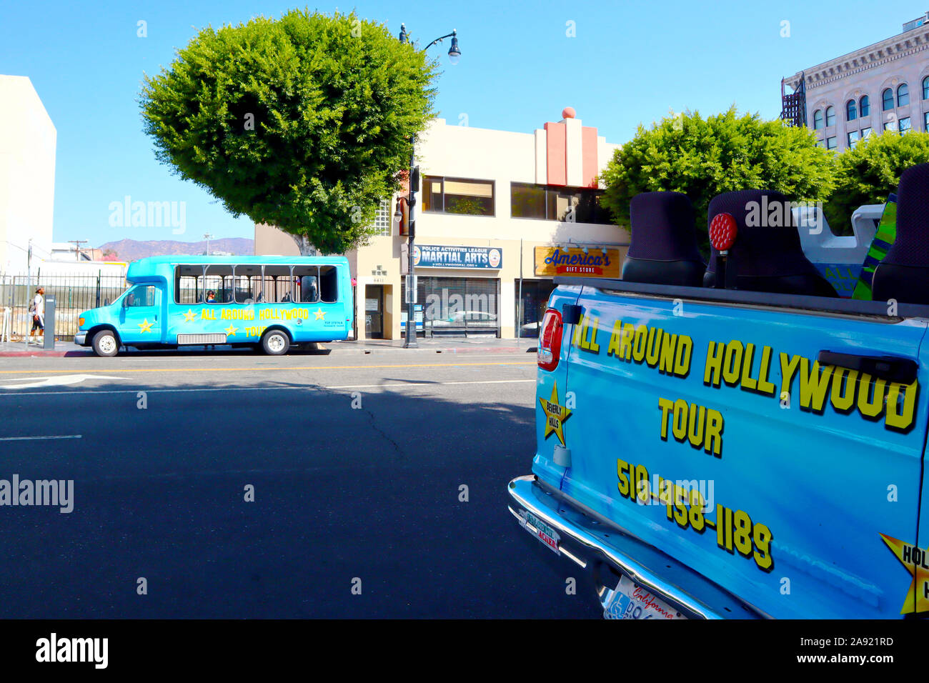 Hollywood, Kalifornien - ALLE RUND UM HOLLYWOOD TOUR Bus auf dem Hollywood Boulevard Stockfoto
