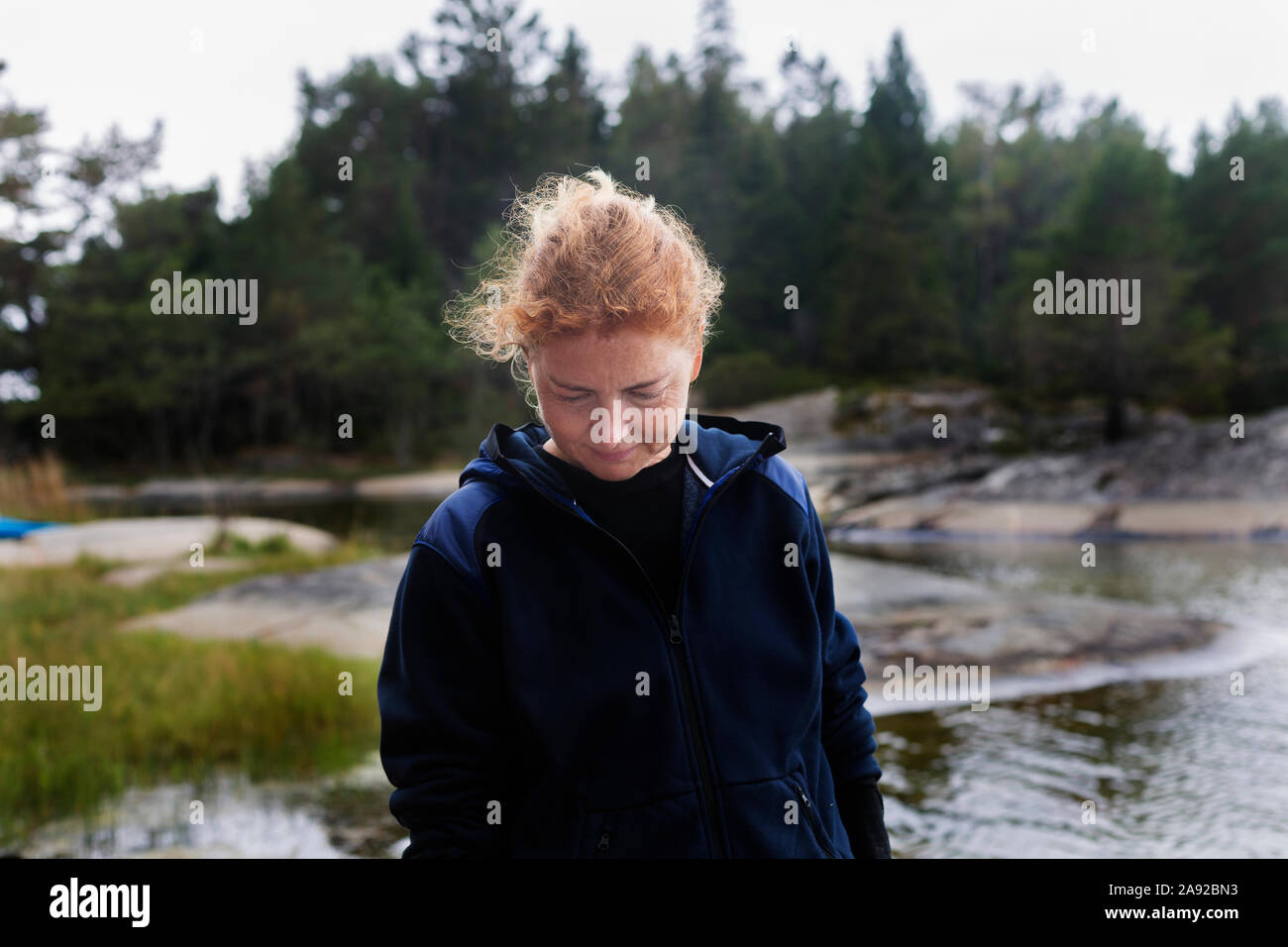 Frau am Meer Stockfoto