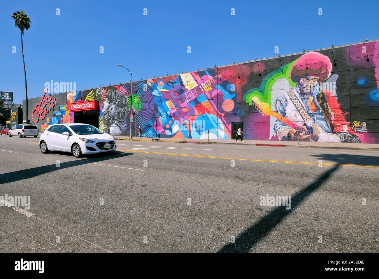 Wandbilder von Jimi Hendrix im Guitar Center Music Store am Sunset Boulevard, Hollywood, Los Angeles, Kalifornien, USA Stockfoto