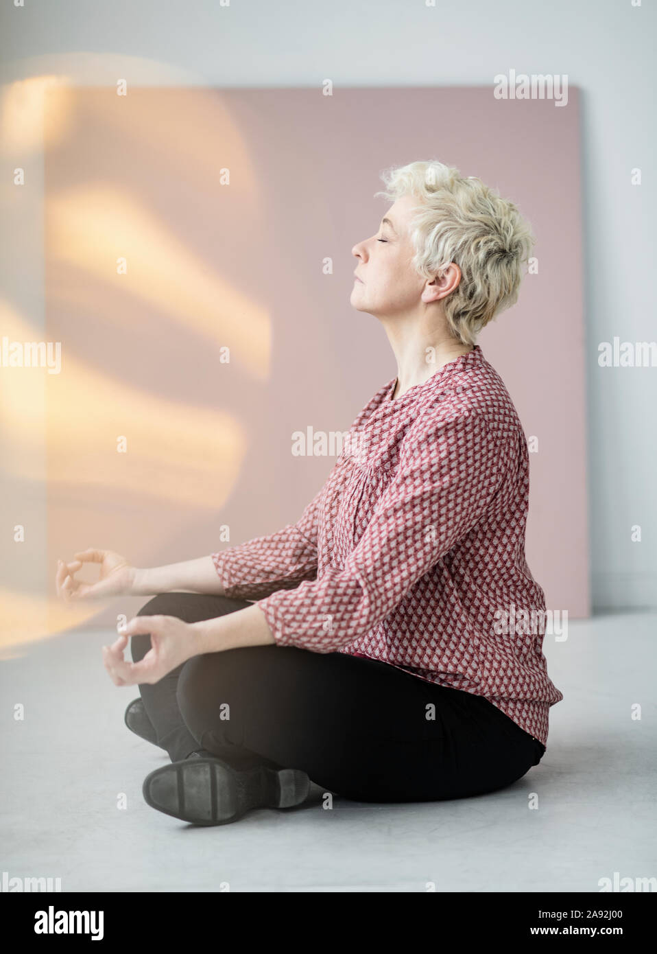 Frau, meditieren Stockfoto