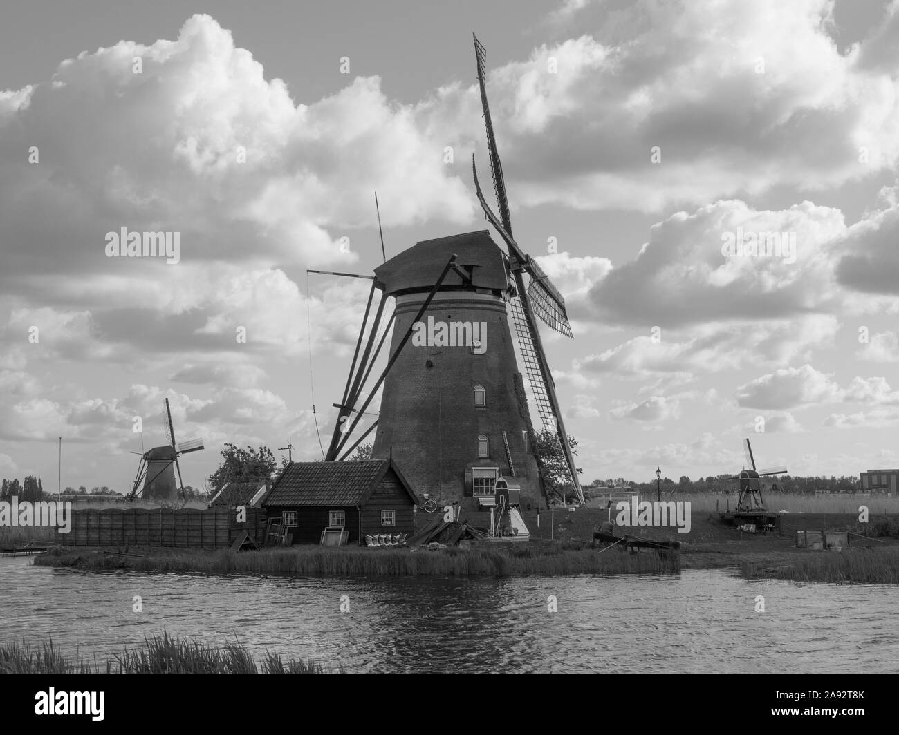 Historischen holländischen Windmühlen von Kinderdijk, Südholland, Niederlande Stockfoto