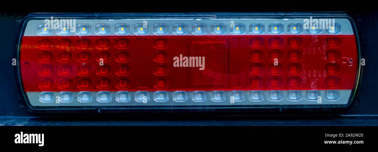 Hinteres Rücklicht LED eines Lkw-close-up. Vorderansicht. Stockfoto