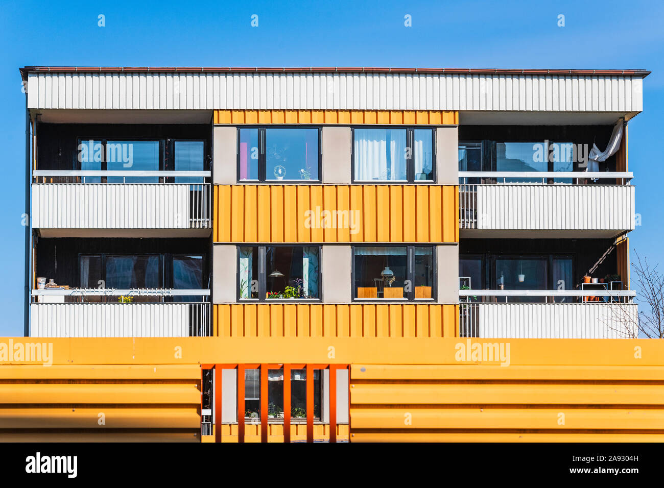 Ansicht des Mehrfamilienhauses Stockfoto