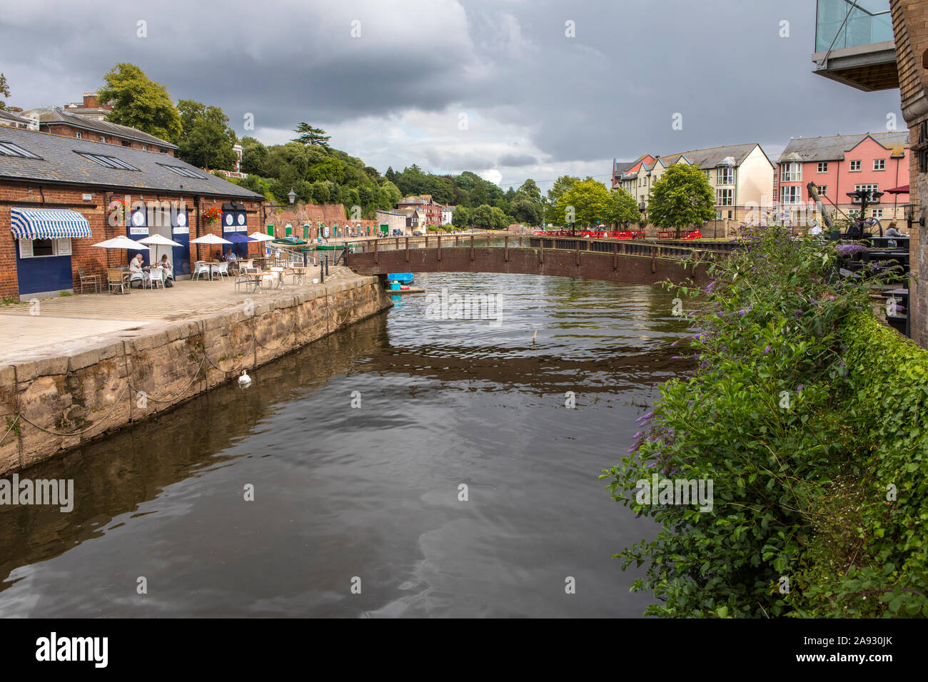 Exeter, Großbritannien - 31 Juli 2019: Blick auf den Fluss Exe von Exeter Kai in der Stadt Exeter in Devon, Großbritannien. Stockfoto