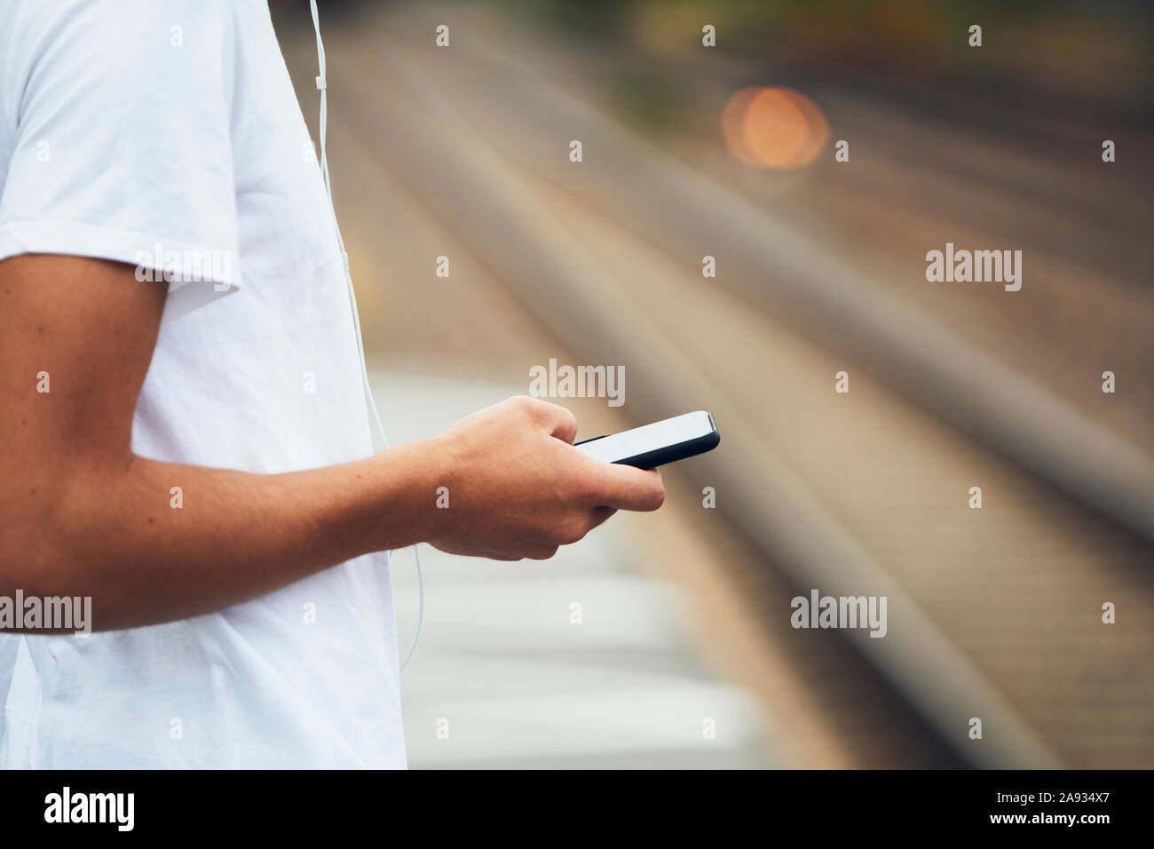 Mann auf Bahnhof Plattform Stockfoto