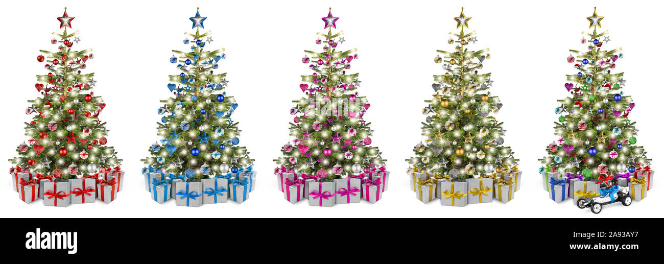 Gruppe von natürlichen Nordmann Weihnachtsbaum, verziert mit silber rot blau gold pink und silber Holz- spielereien Herzen Sterne und LED-Leuchten. Sta Stockfoto
