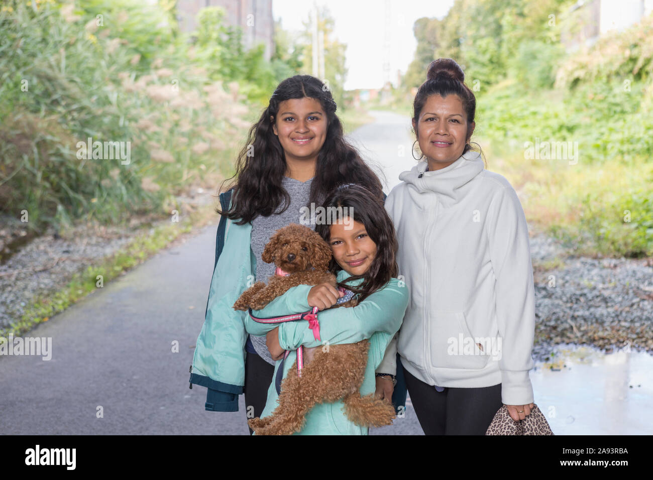 Teen mit Autismus und ihrer Familie Stockfoto