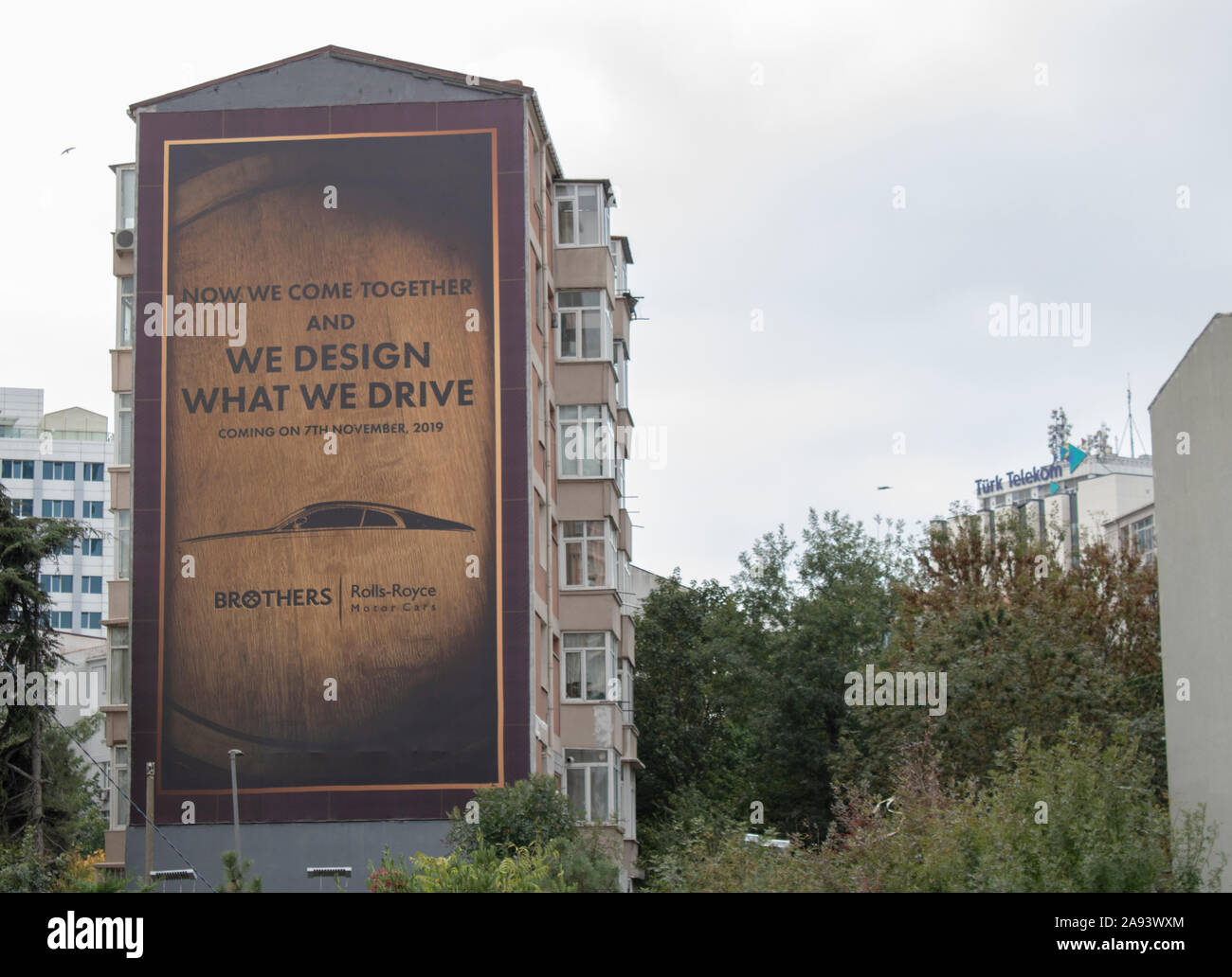 Istanbul, Türkei - November -11.2019: Die Rolls Royce Auto Marke ist auf die Werbung zu unterzeichnen. Stockfoto