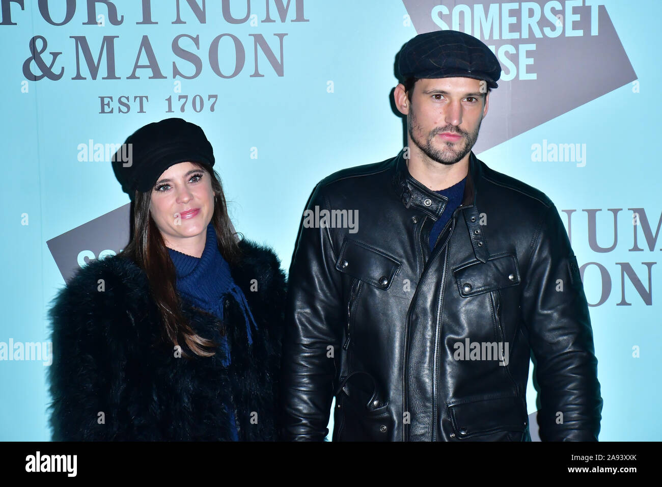 London, Großbritannien. 12. Nov 2019. Jemima Webb und Sam Webb arrivers Skate im Somerset House mit Fortnum & Mason Launch Party, London, Somerset House, 12. November 2019, London, UK. Stockfoto