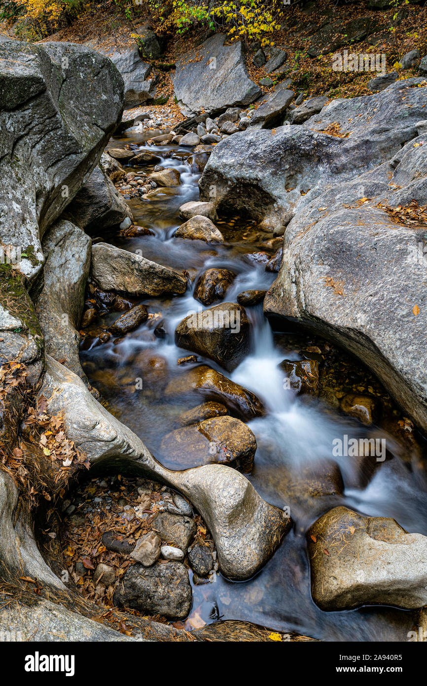 Ergonomisch geformten Felsen Naturraum, Rumney, New Hampshire, USA. Stockfoto