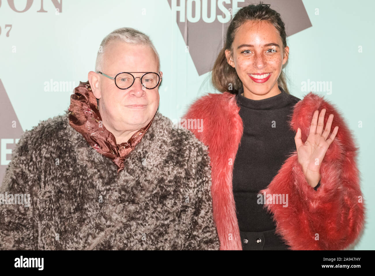 Somerset House, London, Großbritannien, 12. November 2019. Celebrity Ankunft auf dem roten Teppich für die jährliche Eröffnung des Somerset House Eisbahn, gesponsert von Fortnum & Mason. Credit: Imageplotter/Alamy leben Nachrichten Stockfoto