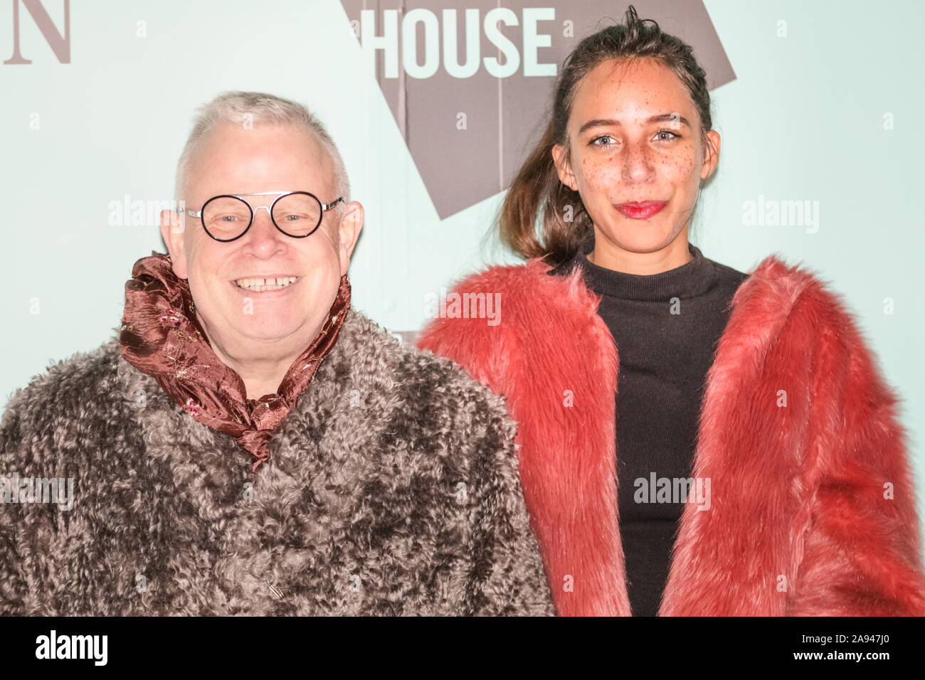 Somerset House, London, Großbritannien, 12. November 2019. Celebrity Ankunft auf dem roten Teppich für die jährliche Eröffnung des Somerset House Eisbahn, gesponsert von Fortnum & Mason. Credit: Imageplotter/Alamy leben Nachrichten Stockfoto