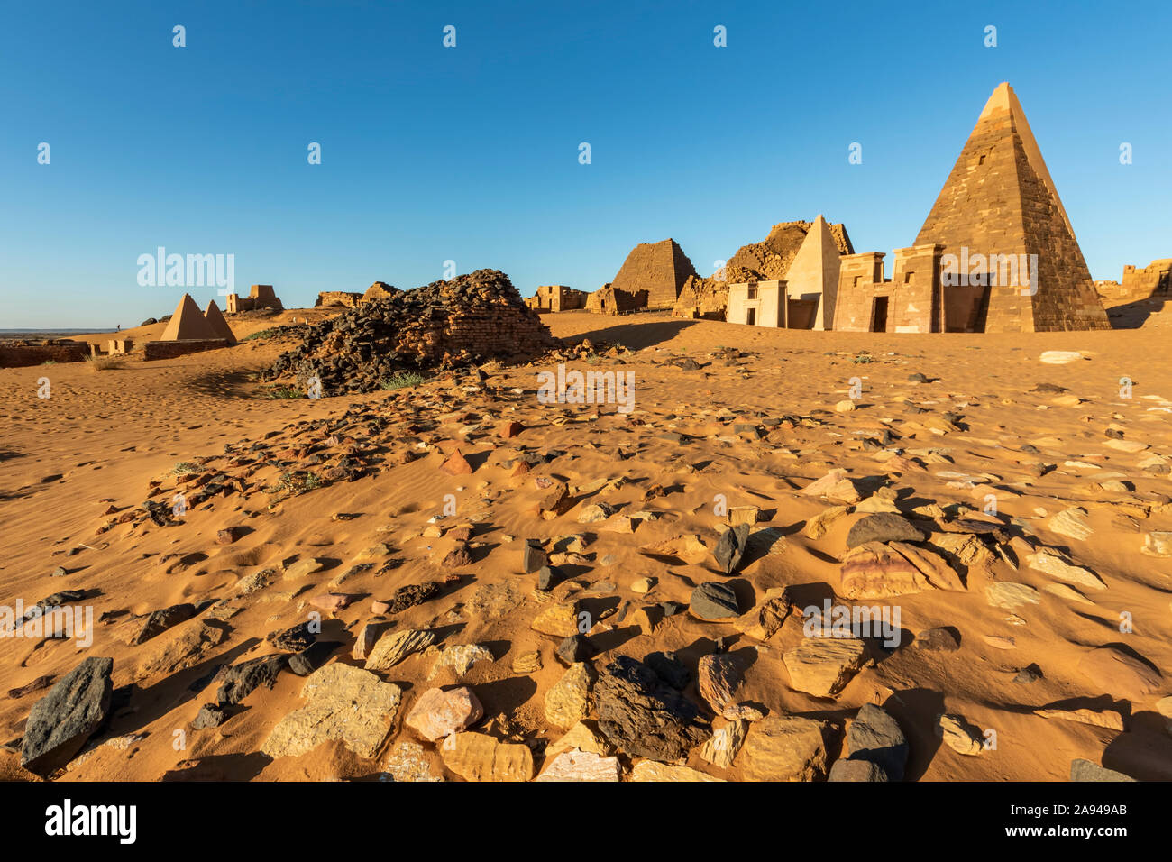 Pyramiden auf dem Nordfriedhof von Begarawiyah, mit 41 königlichen Pyramiden der Monarchen, die das Königreich Kush zwischen 250 v. Chr. und 32 regierten... Stockfoto