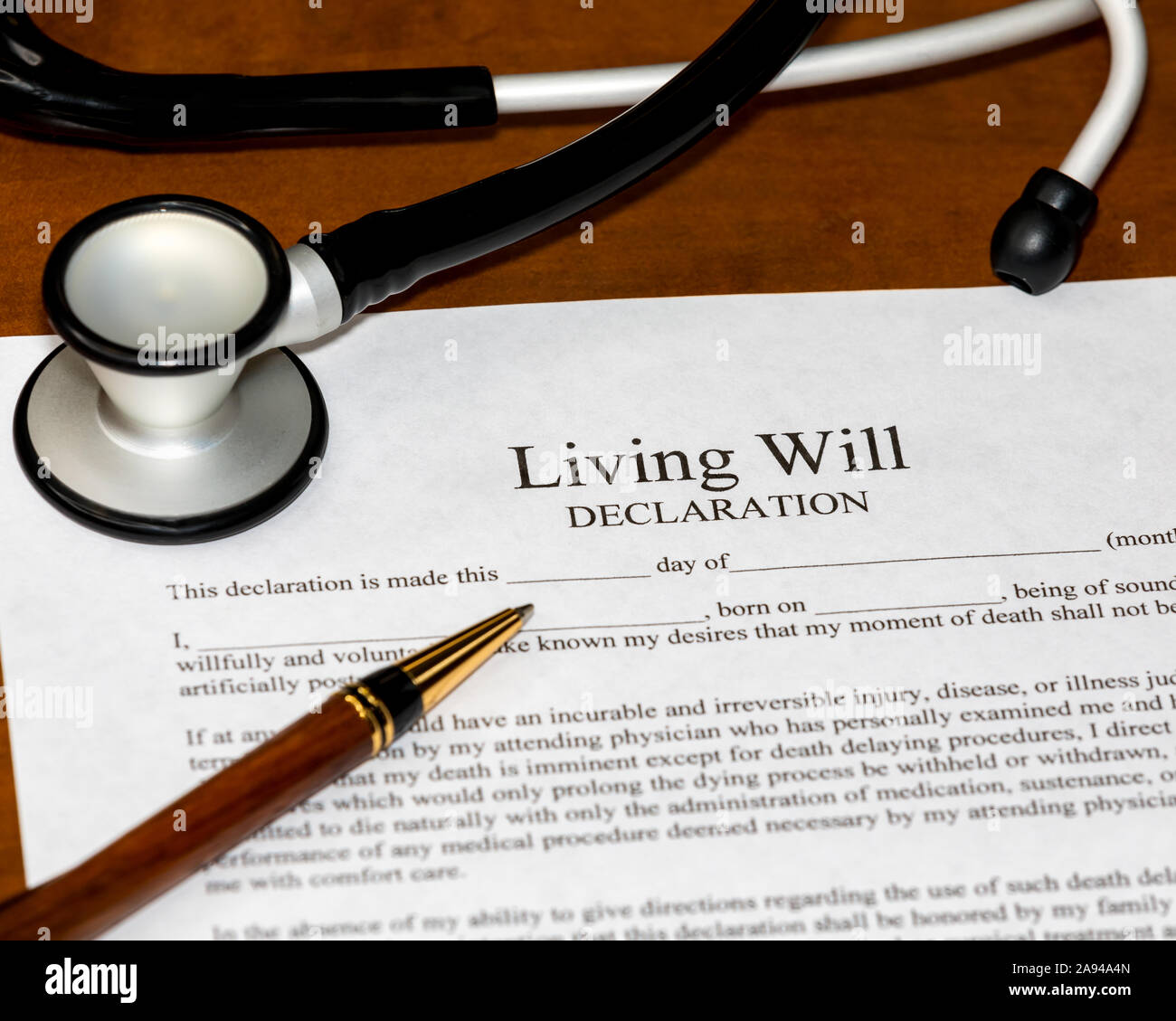 Das Living will dokumentiert mit Stethoskop. Gesundheitswesen, Lebensplanung und medizinisches Behandlungskonzept Stockfoto
