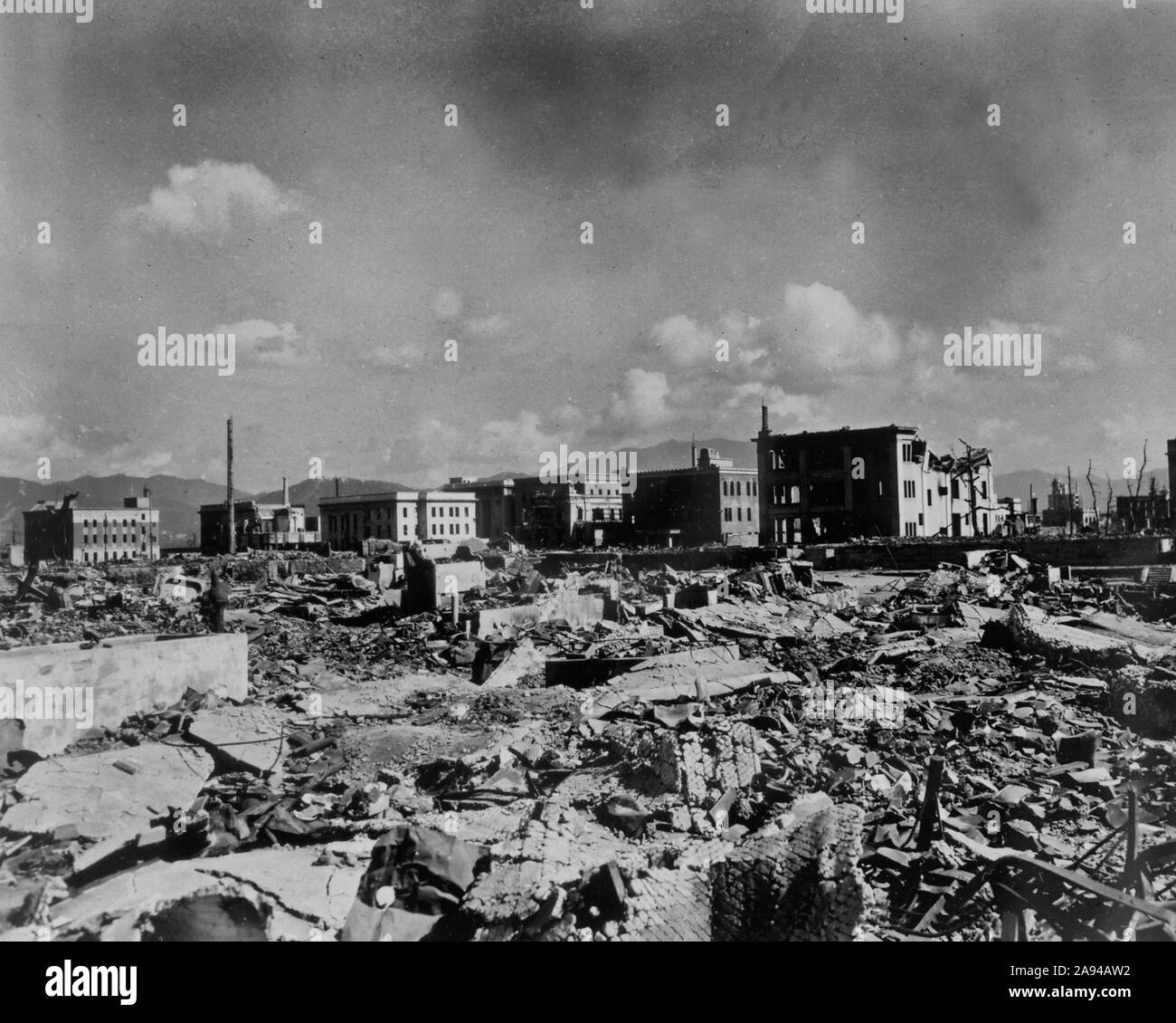 Nagasaki, Japan nach der Atombombe Detonation. Früher beschränkt. 9/10/1959 freigegeben. Foto 17. März 1948. Stockfoto