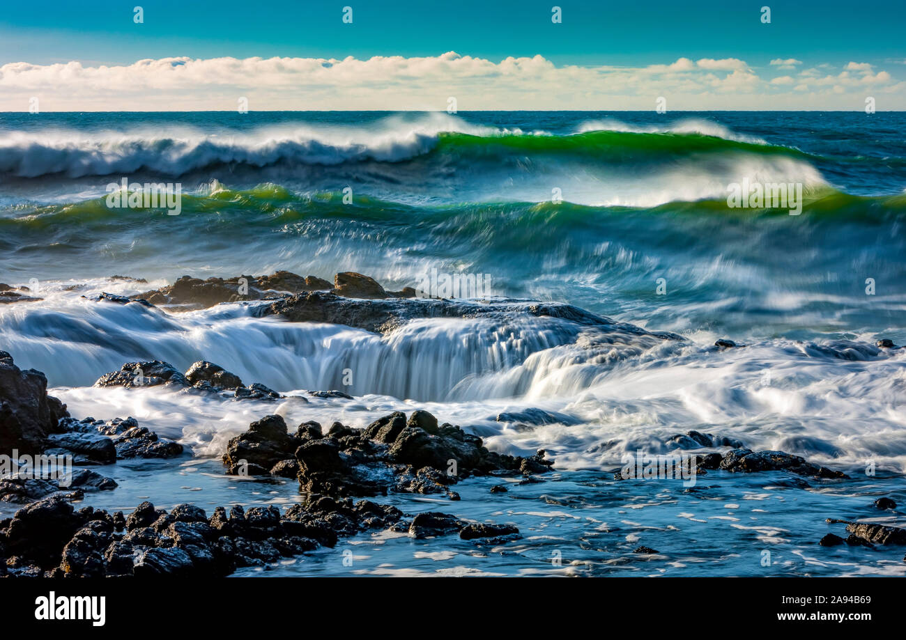 Thor's Well, Cape Perpetua landschaftlich reizvoller Bereich an der Küste von Oregon; Oregon, USA Stockfoto