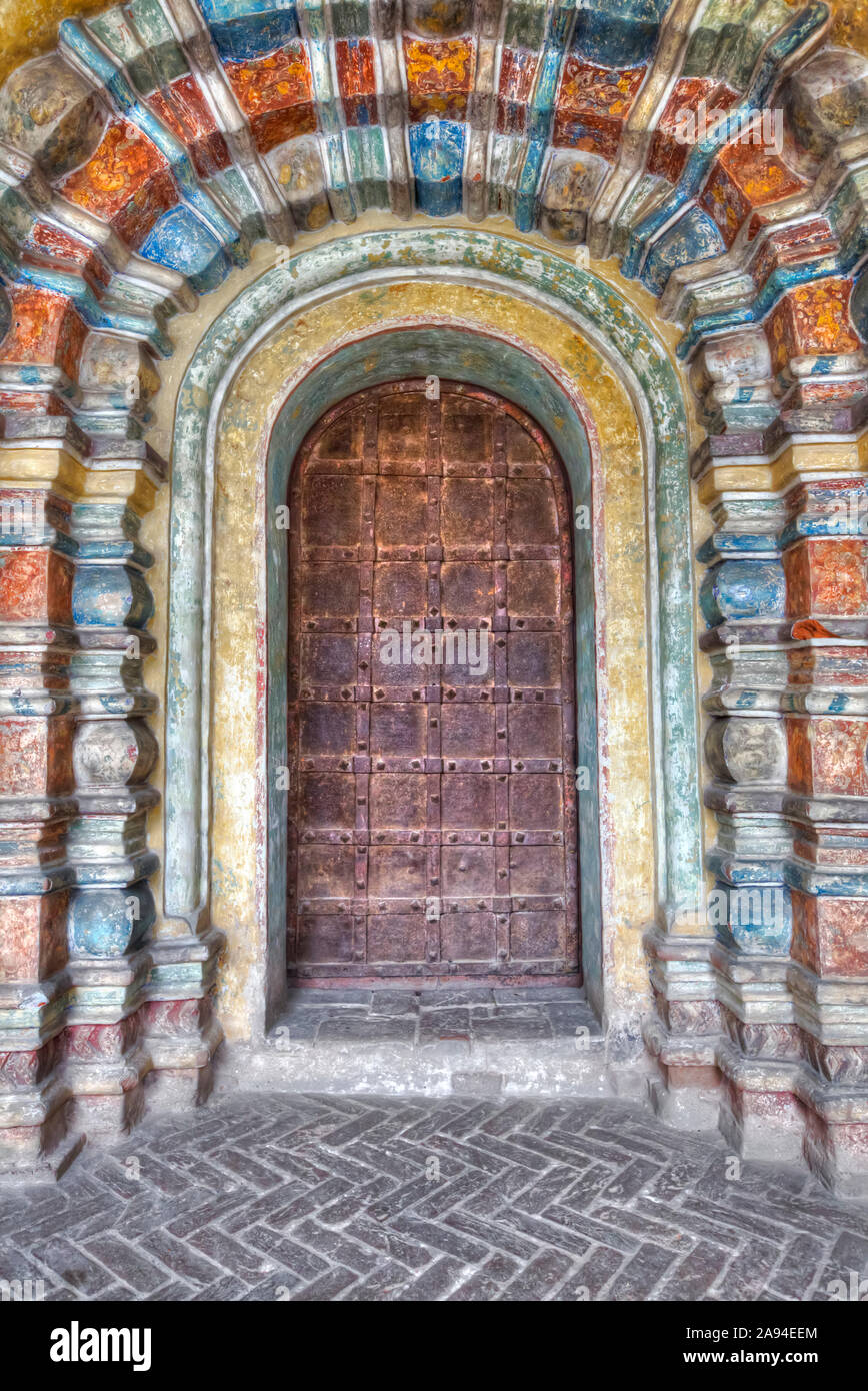 Tür, Tor-Kirche St. John Divine, Kreml, Goldener Ring; Rostow Weliki, Jaroslawl Oblast, Russland Stockfoto