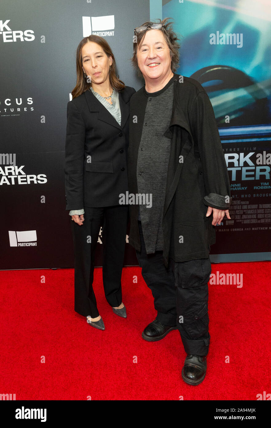 New York, NY - 12. November 2019: Pamela Koffler und Christine Vachon Premiere von dunklen Wasser bei Walter Reade Theater im Lincoln Center besuchen Stockfoto