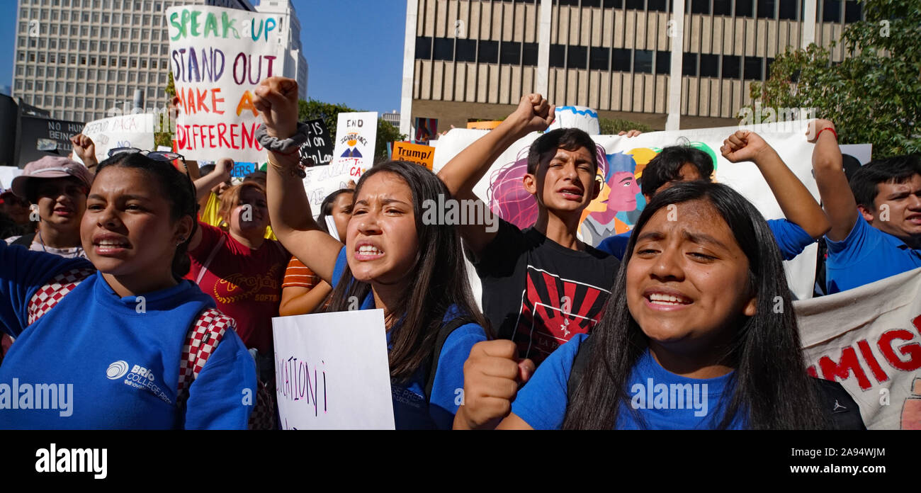 Los Angeles, Kalifornien, USA, 12. Okt., 2019. Hunderte von Los Angeles Studentenproteste Präsident des Trump Entscheidung DACA Politik aufzuheben. Stockfoto
