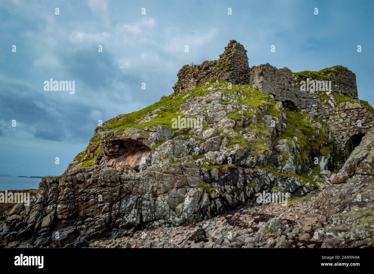 Dunscaith Burgruinen in der Isle of Skye Stockfoto