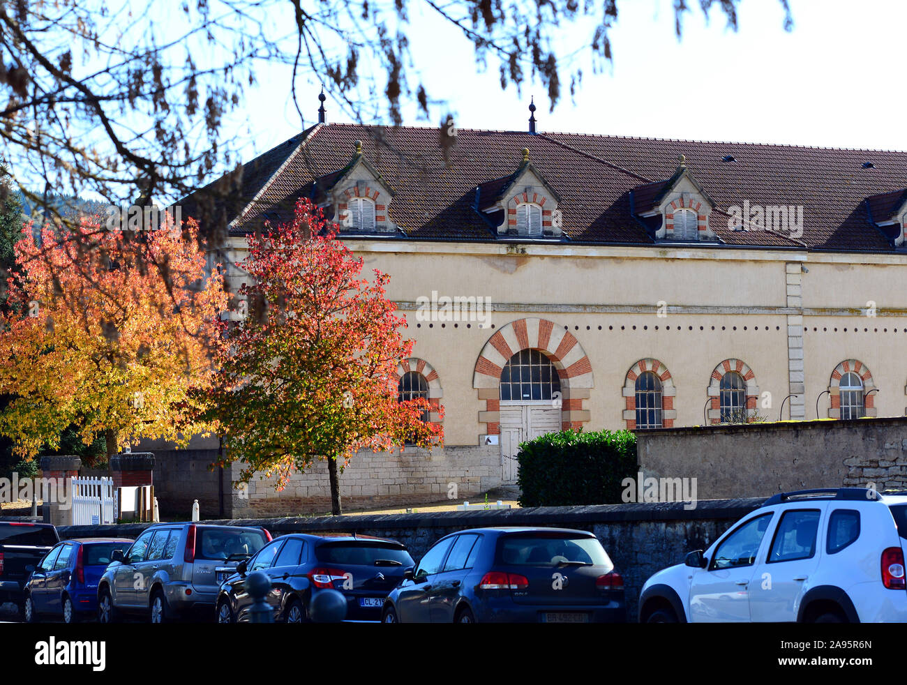 Herbst im historischen Französischen Stadt Cluny und seine Abtei Stockfoto
