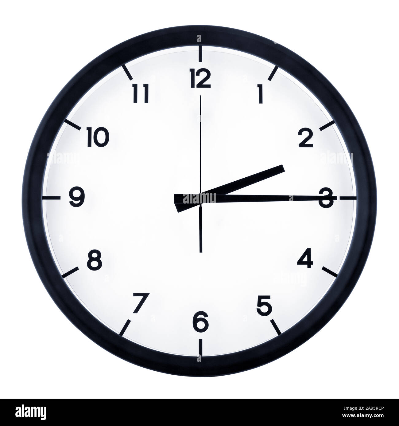 Klassische analoge Uhr auf 2 15Uhr, auf weißem Hintergrund zeigen  Stockfotografie - Alamy