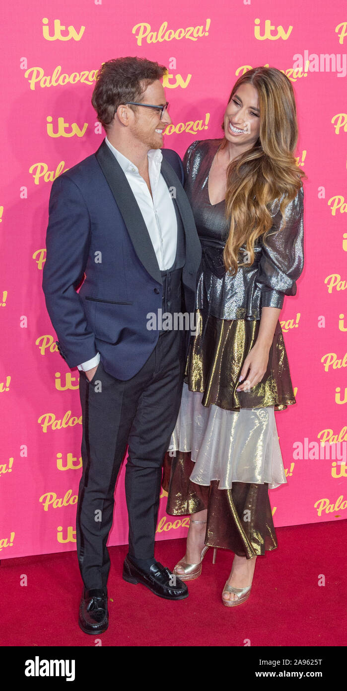 London, Vereinigtes Königreich. 12. November 2019. Joe Swash, Stacey Salomo besuchen Die 2019 'ITV Palooza" in der Royal Festival Hall statt. Credit: Peter Manning/Alamy leben Nachrichten Stockfoto