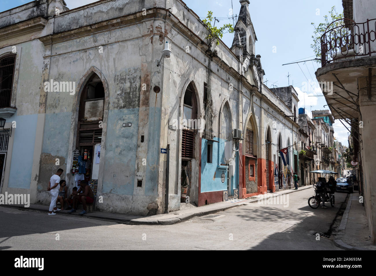 (Kuba) Havanna's ältere Architektur ist eine Mischung aus verschiedenen architektonischen Entwürfen aus der Kolonialzeit, meist Der starke maurische, Spanisch beeinflussen, Stockfoto