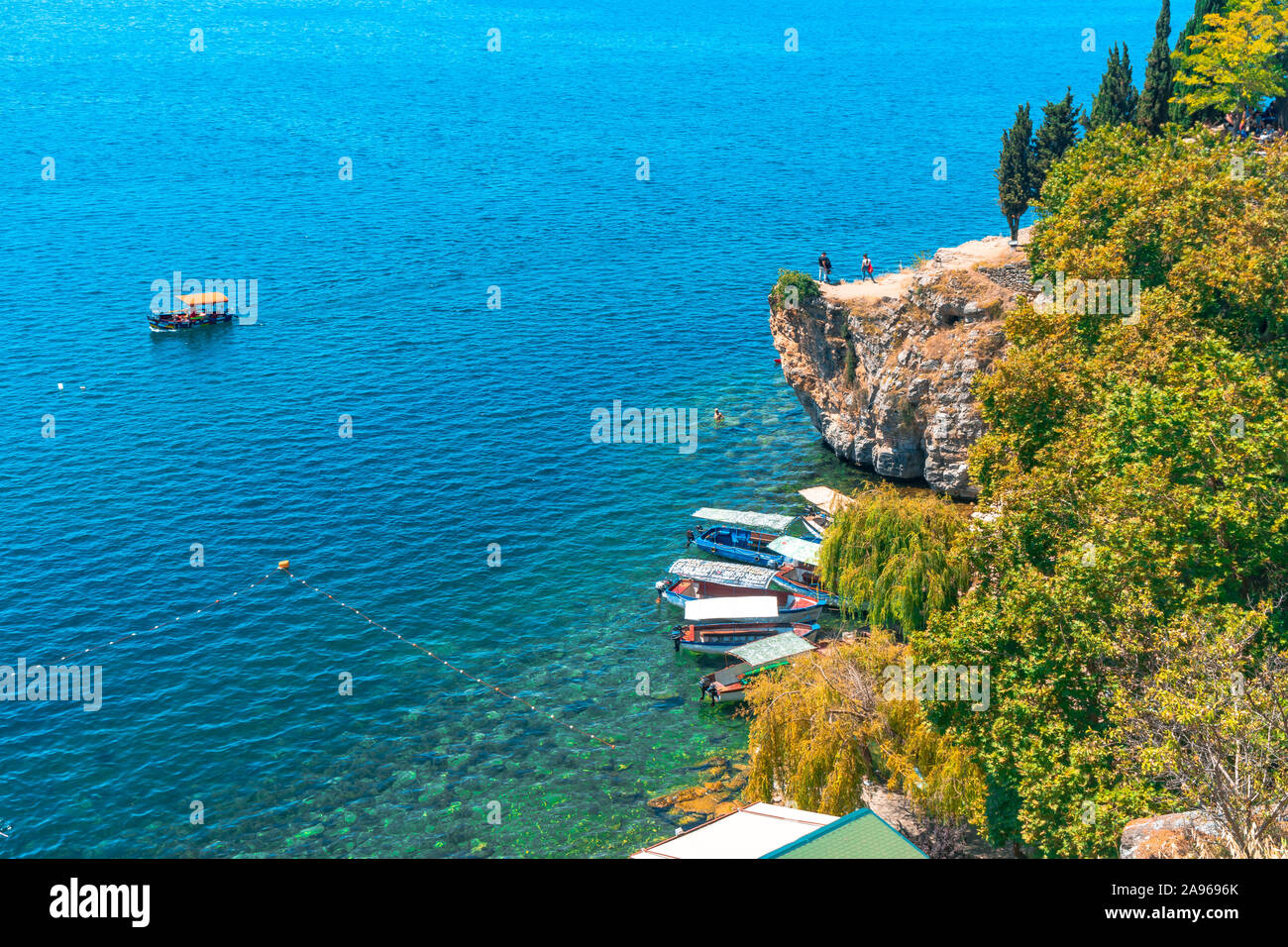 Blick auf den See von Ohrid Ohrid Küste in der Republik Mazedonien. Ohrid ist UNESCO-Weltkulturerbe. Stockfoto