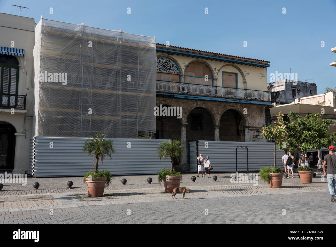 Rund um die Plaza Vieja (Altstadt) hat eine Mischung der verschiedenen architektonischen Entwürfe aus der Kolonialzeit, meist Der starke maurische, Spanisch Einfluss, in Stockfoto